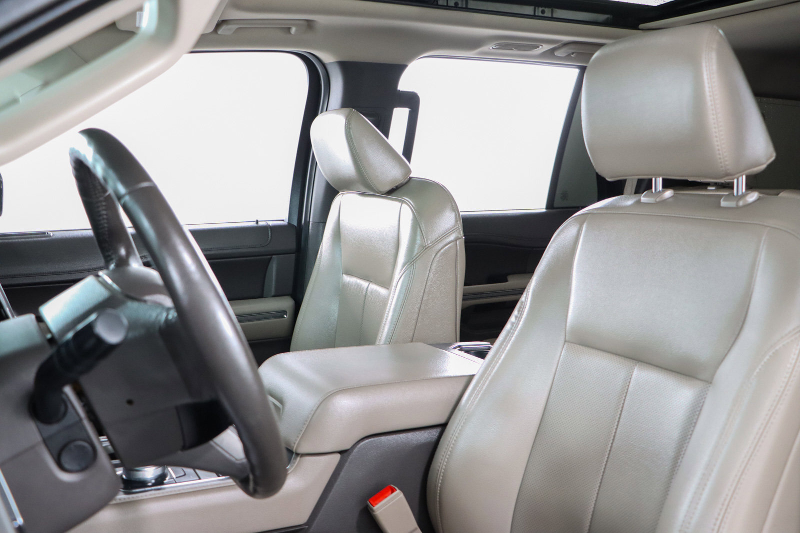 Used 2021 Ford Expedition XLT image 25