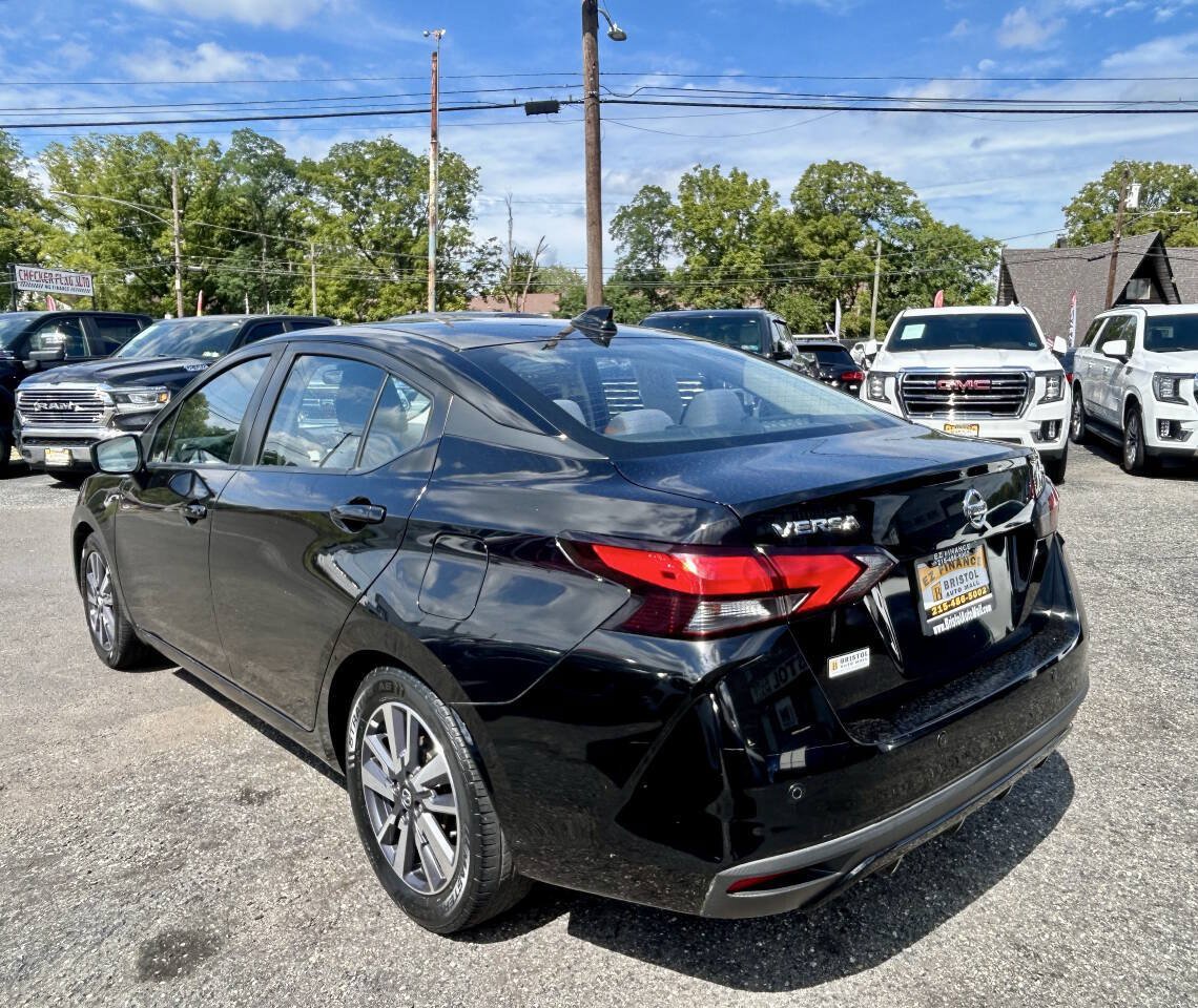 Used 2020 Nissan Versa SV FWD image 3