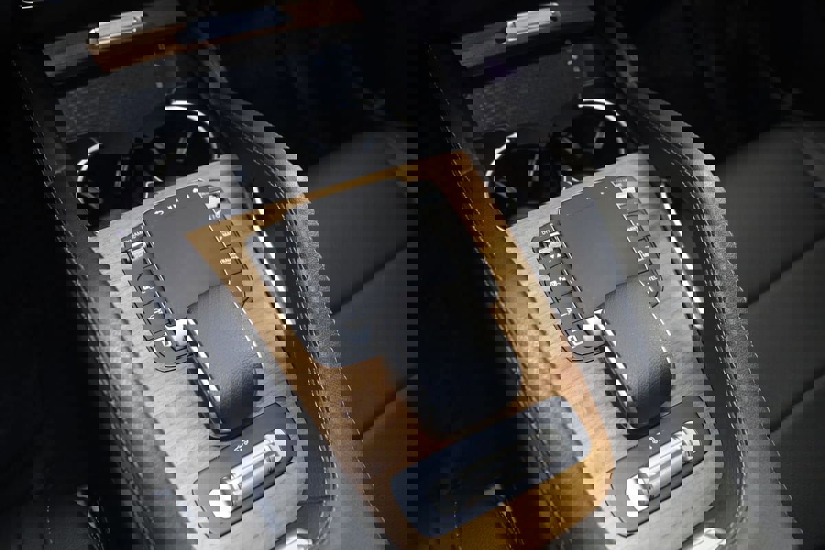 Used 2025 Mercedes-Benz GLS 450 4MATIC image 40