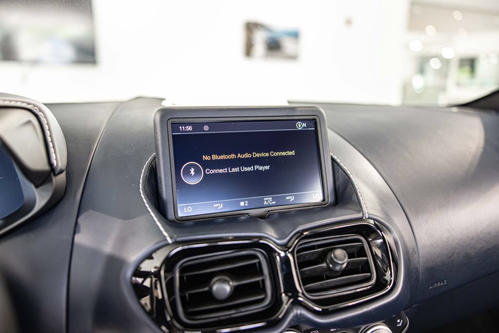 Used 2020 Aston Martin V8 Vantage Coupe RWD image 24
