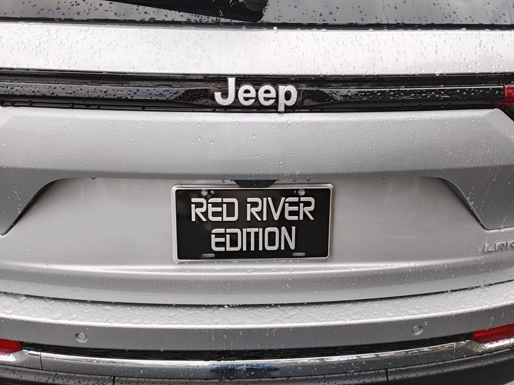 New 2025 Jeep Grand Cherokee 4WD image 13