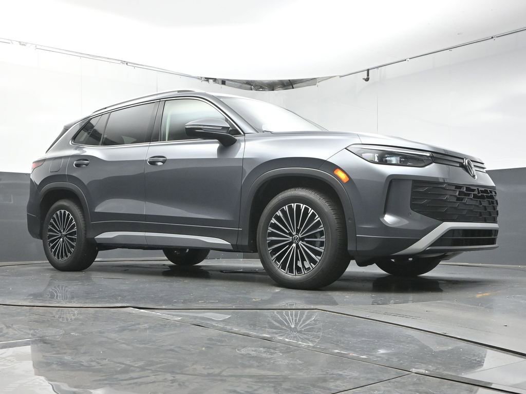 New 2026 Volkswagen Tiguan S FWD image 38