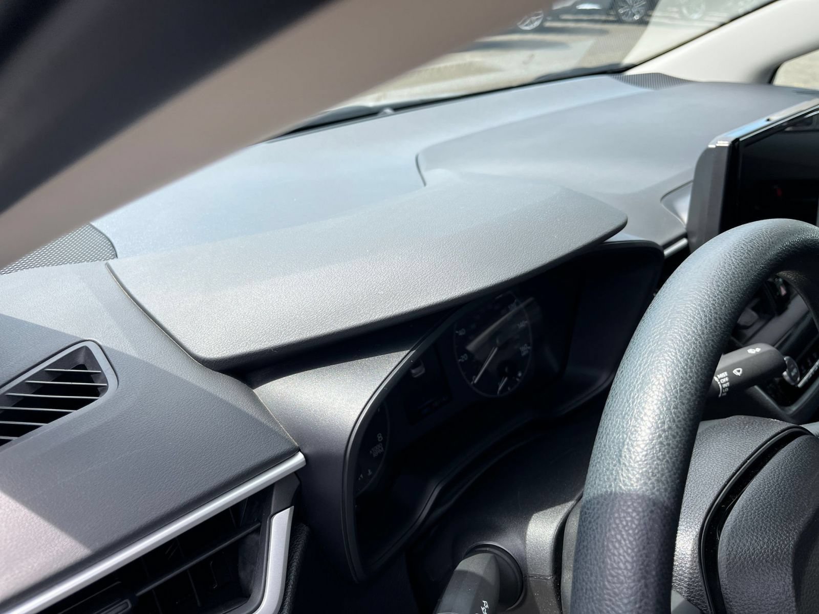 Used 2025 Toyota Corolla LE FWD image 34