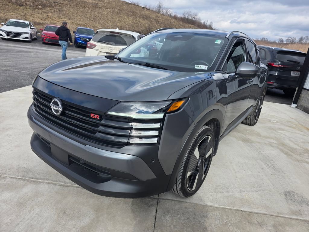 Used 2025 Nissan Kicks SR image 3