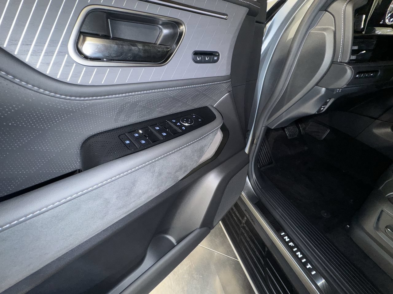 New 2026 INFINITI QX80 Autograph AWD/4WD image 18