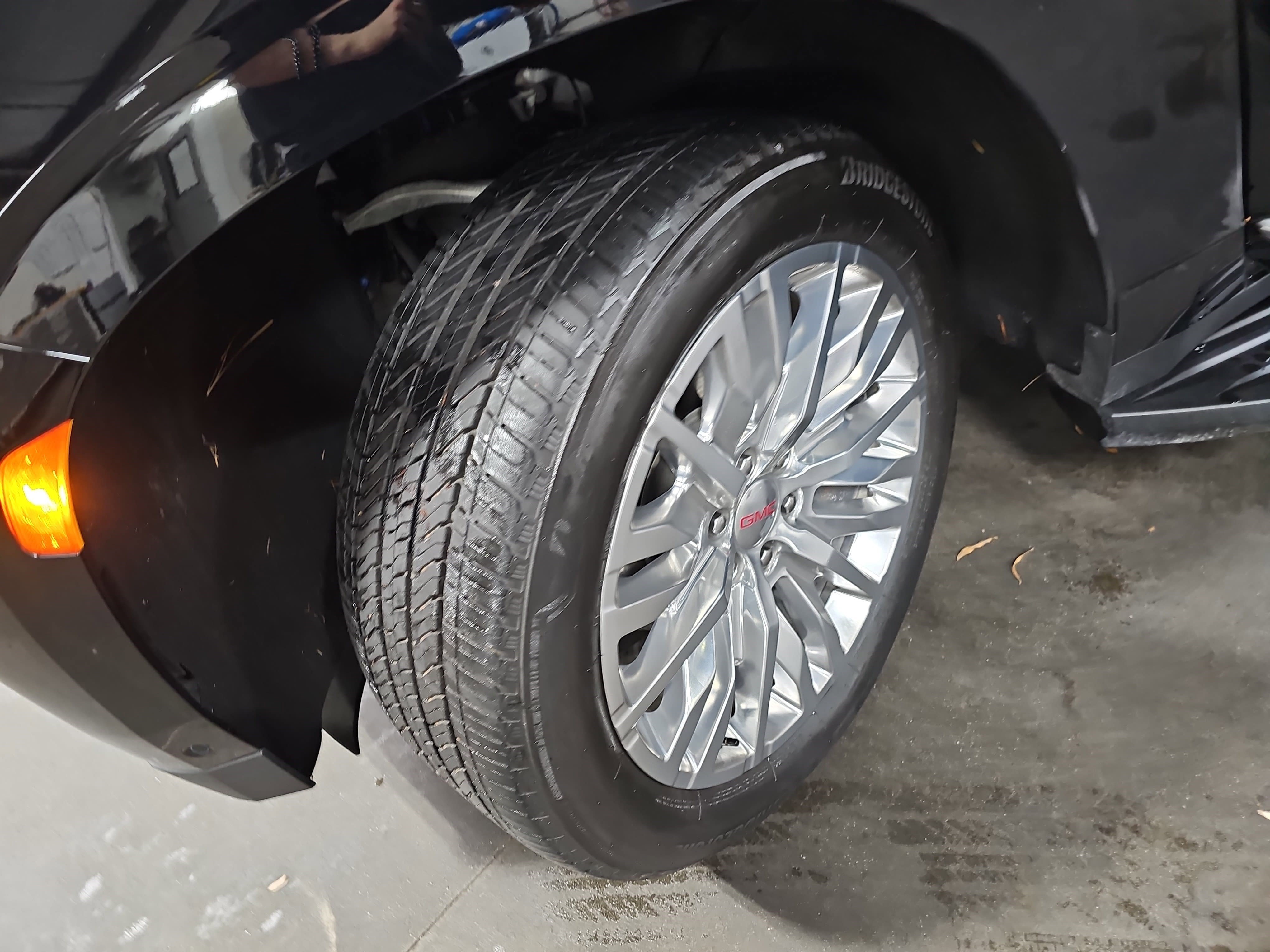 Used 2024 GMC Yukon Denali w/ Advanced Technology Package image 34