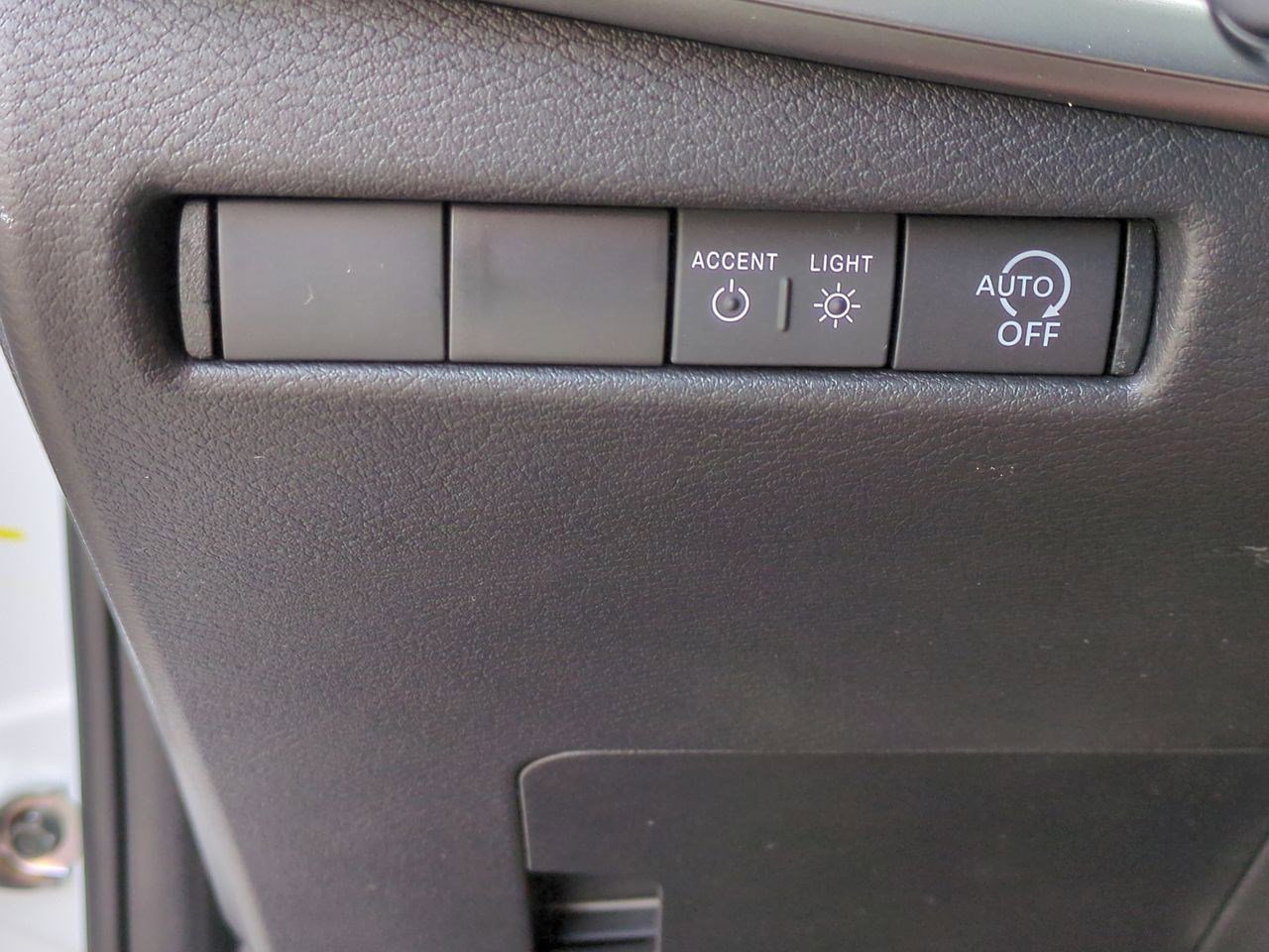 New 2026 Nissan Kicks SV w/ SV Premium Package FWD image 16