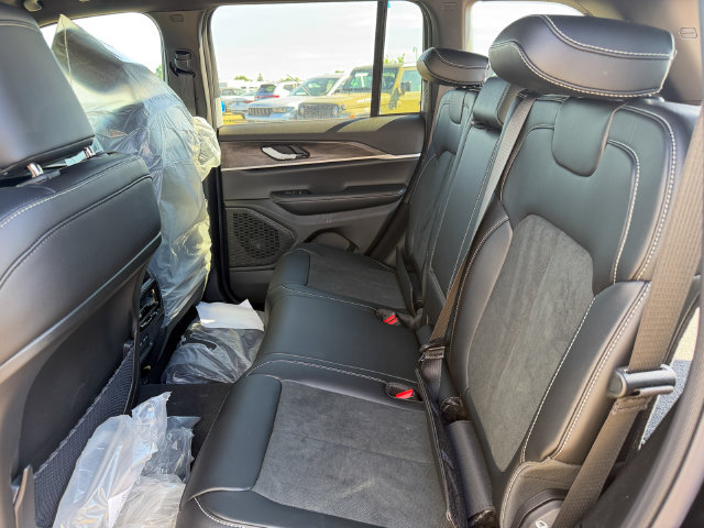 New 2026 Jeep Grand Cherokee Altitude AWD/4WD image 23