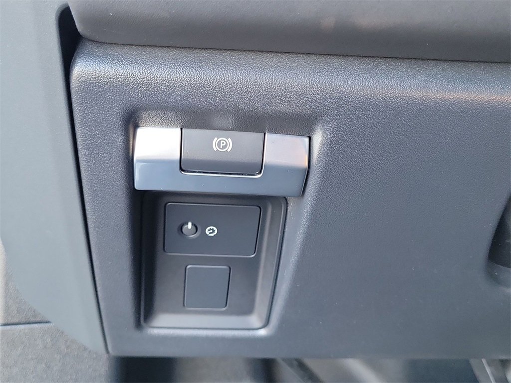 Used 2023 Land Rover Defender 130 X image 18