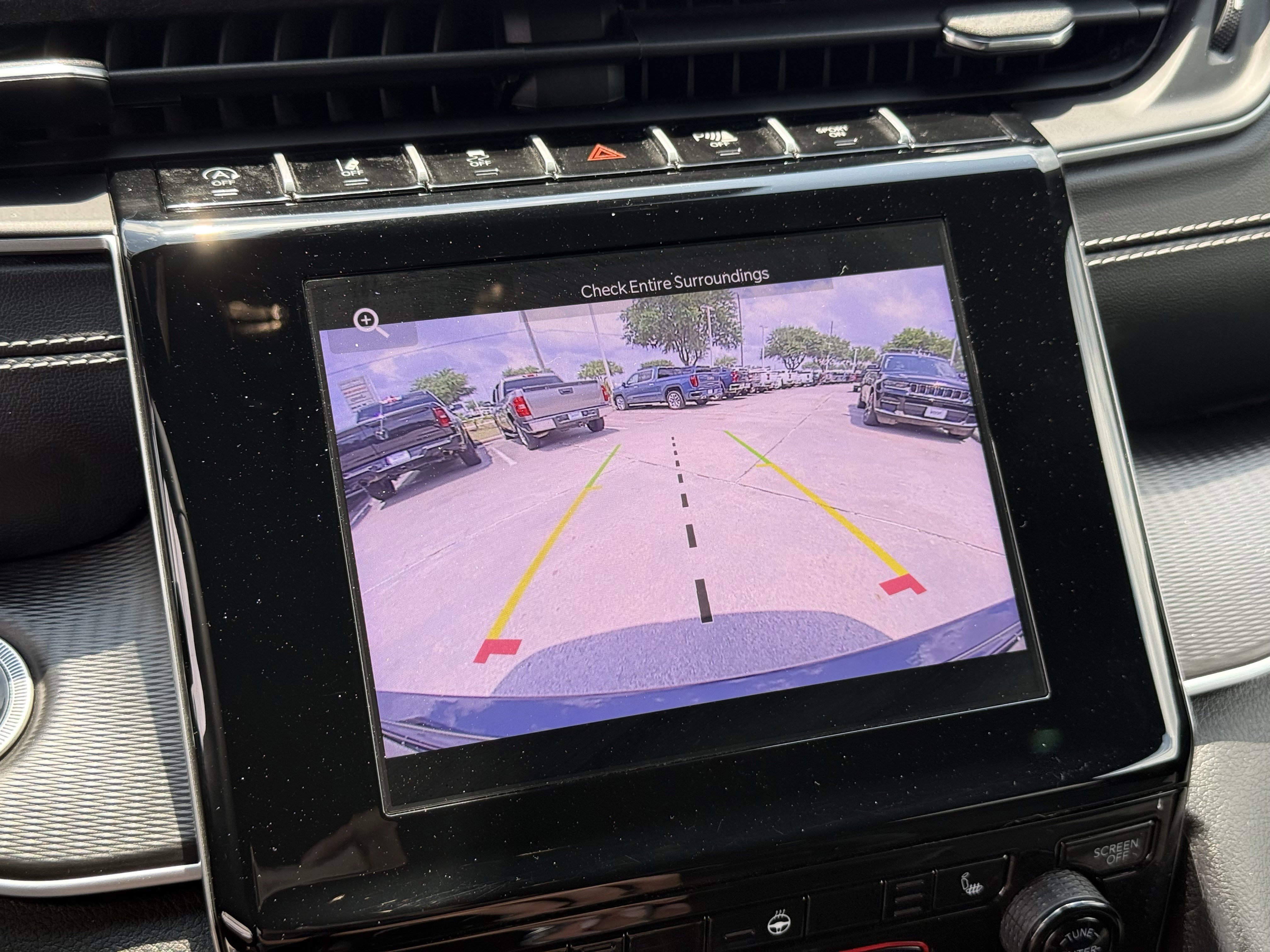 Used 2025 Jeep Grand Cherokee Altitude AWD/4WD image 21