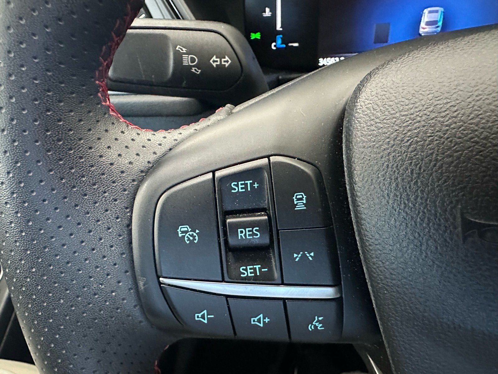 Used 2024 Ford Escape ST-Line w/ Tech Pack #1 FWD image 30