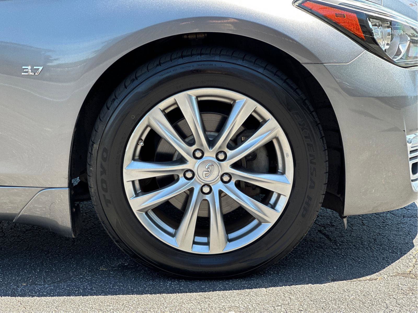 Used 2015 INFINITI Q70 3.7 RWD image 25