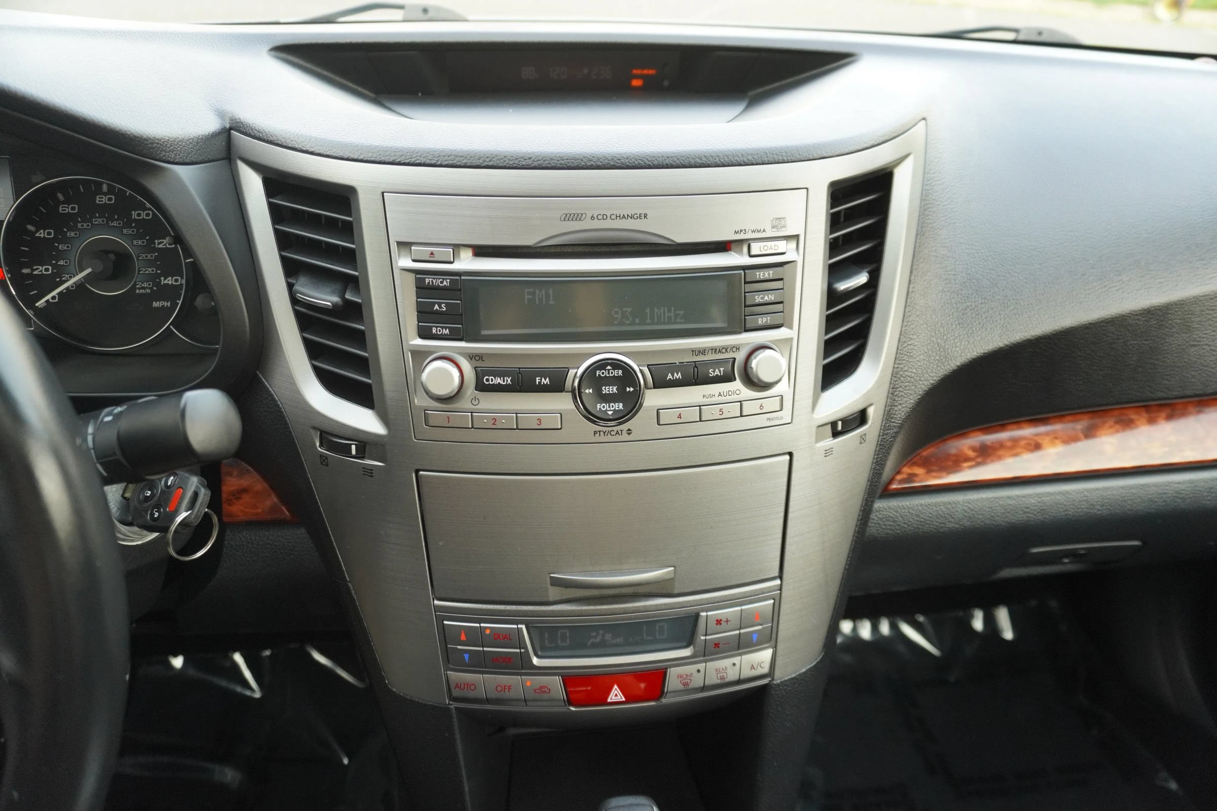 Used 2010 Subaru Legacy 2.5i Limited AWD/4WD image 20