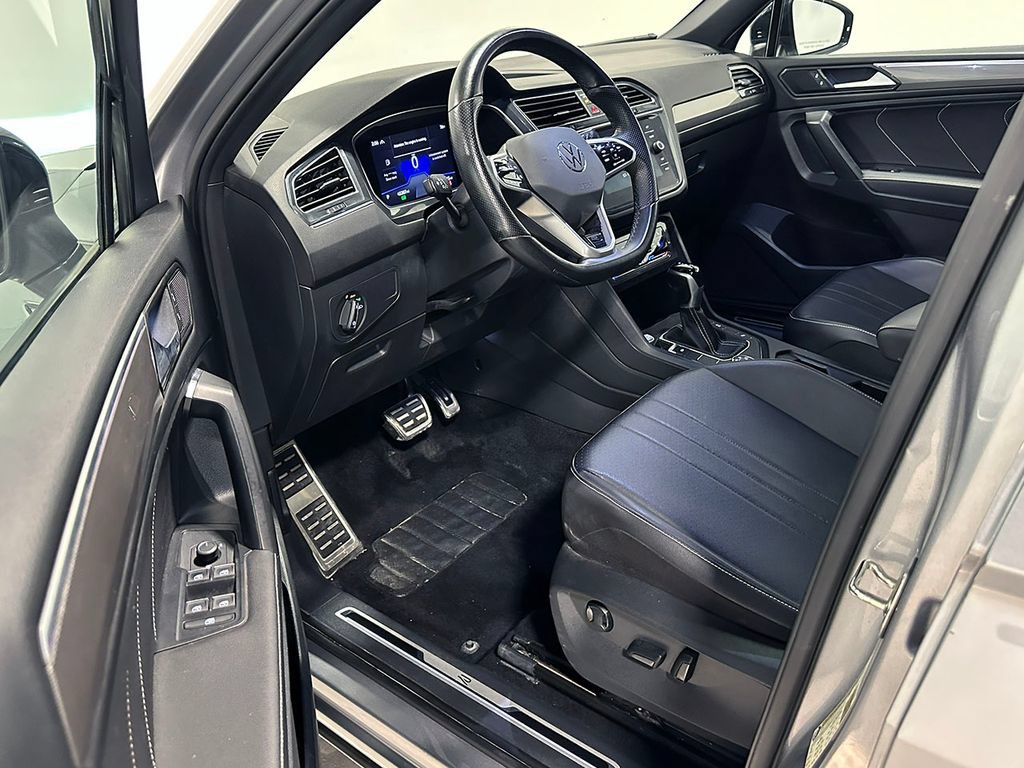 Used 2022 Volkswagen Tiguan SE R-Line AWD/4WD image 17