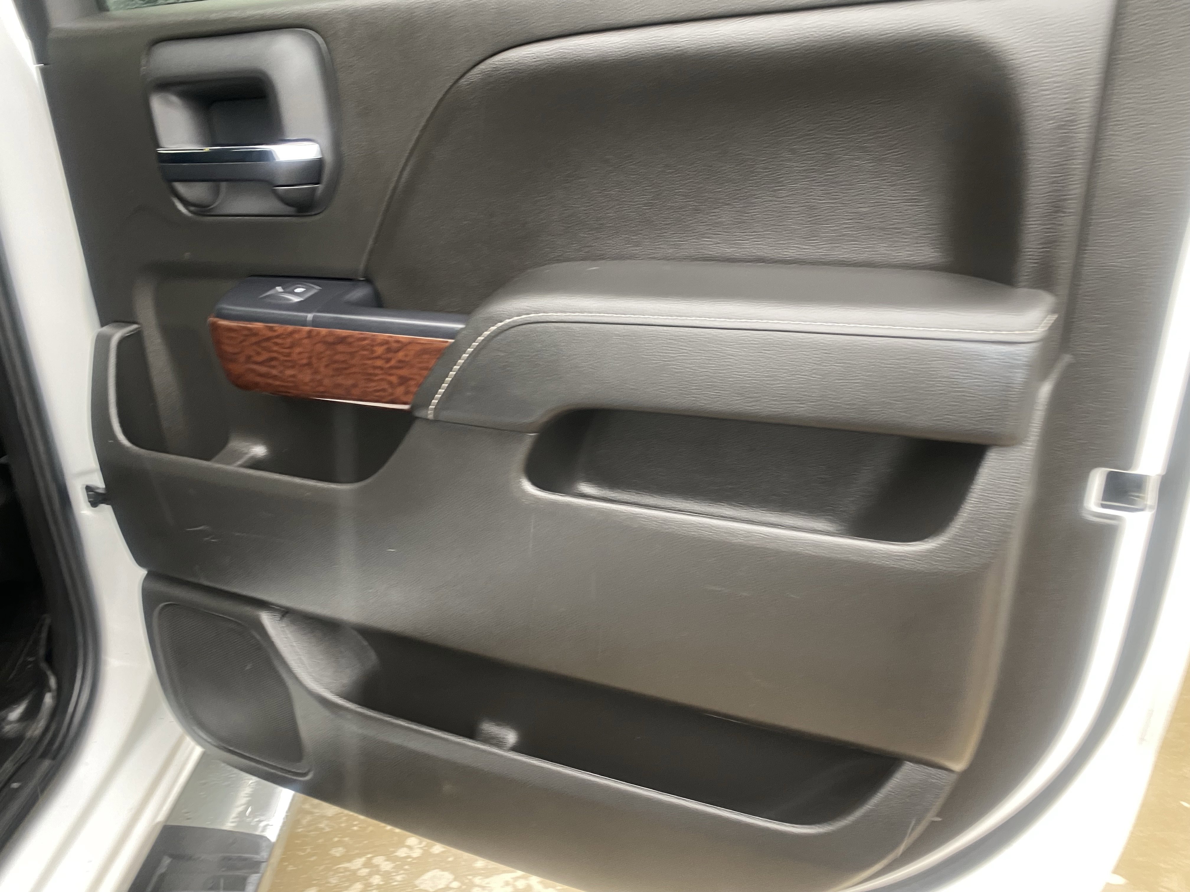 Used 2018 GMC Sierra 1500 SLT AWD/4WD image 9