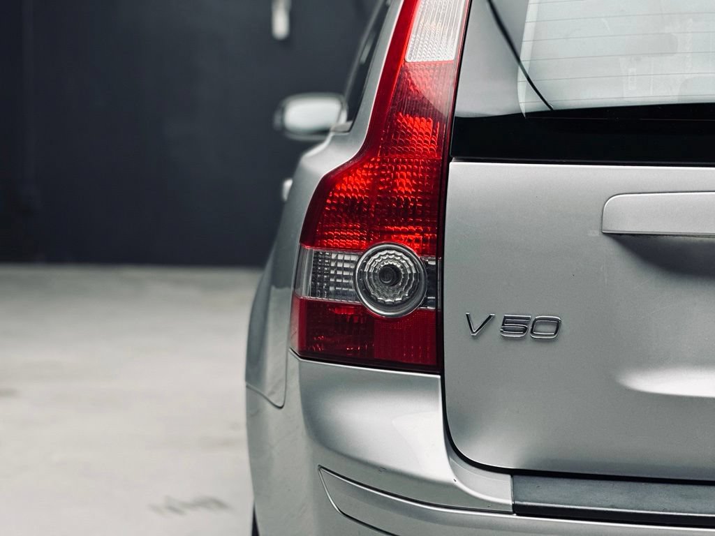 Used 2007 Volvo V50 2.4i FWD image 15