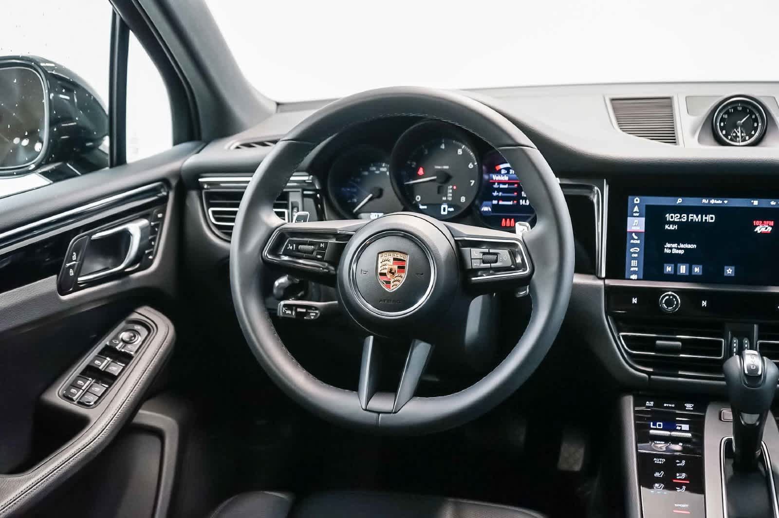 Certified 2026 Porsche Macan AWD/4WD image 21