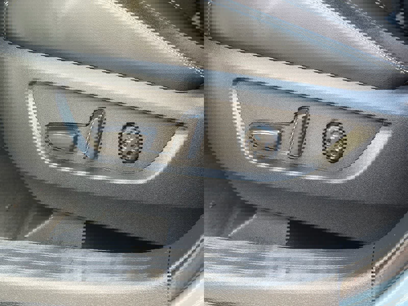 Used 2022 INFINITI QX50 Sensory image 16