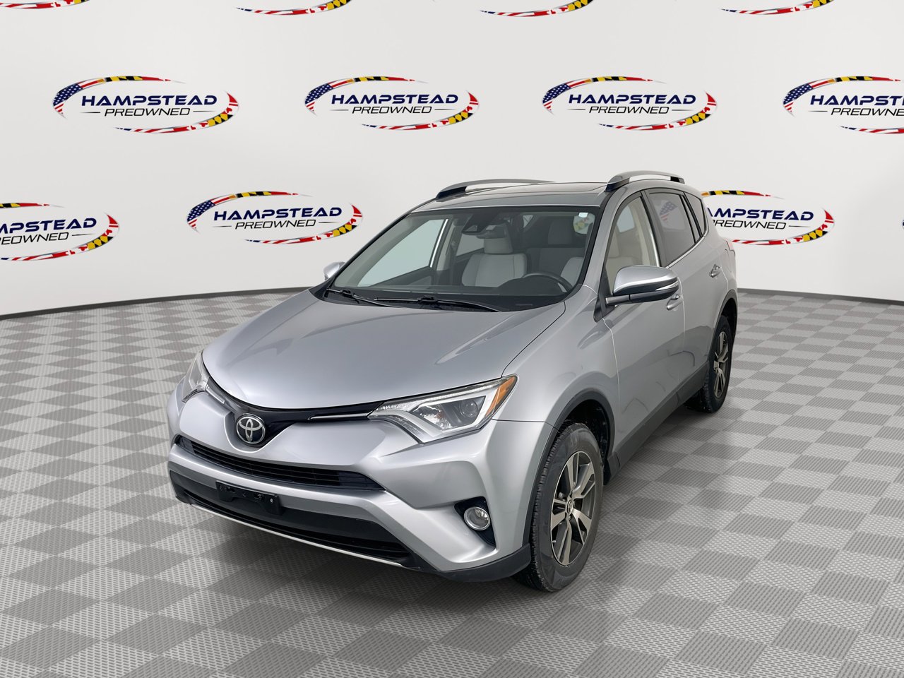 Used 2018 Toyota RAV4 XLE image 1