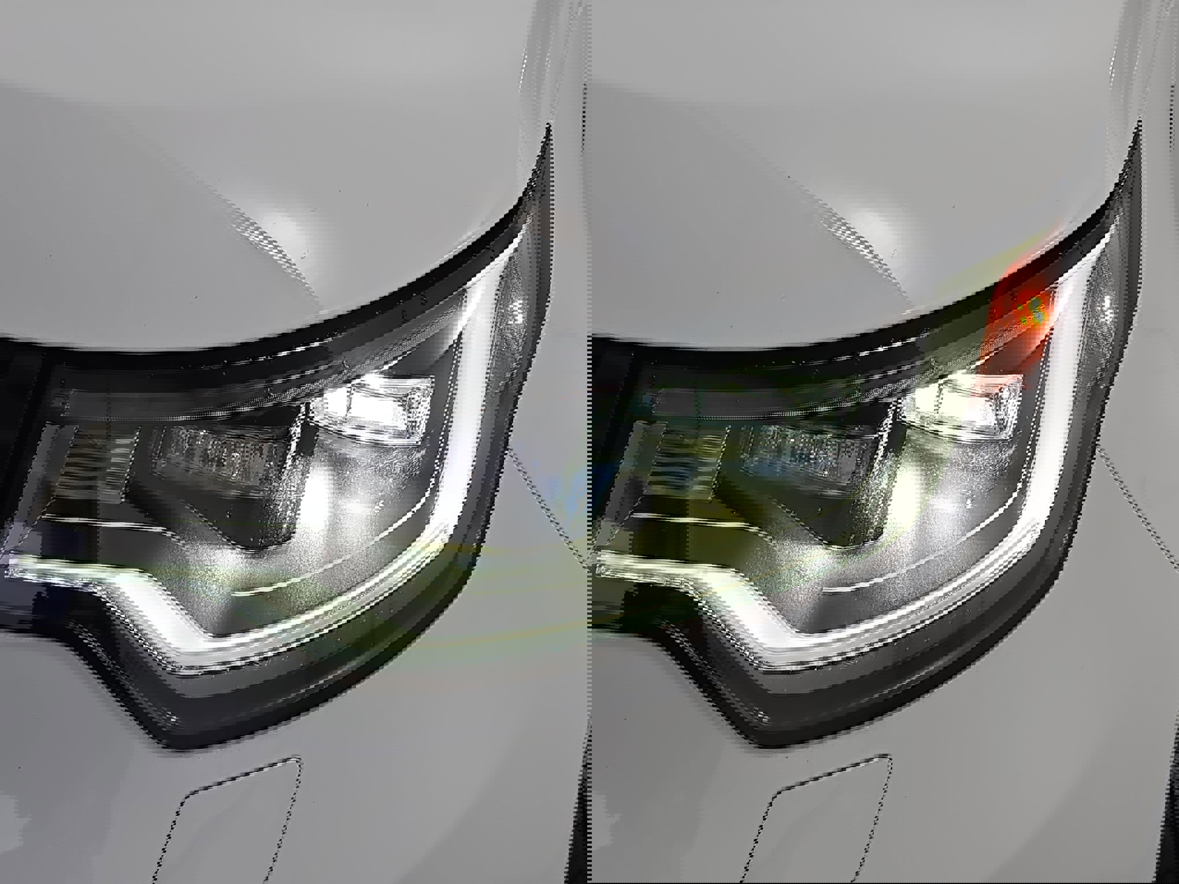 Used 2022 Land Rover Discovery S R-Dynamic image 32