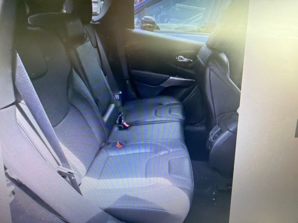 Certified 2022 Jeep Cherokee Latitude Lux AWD/4WD image 17