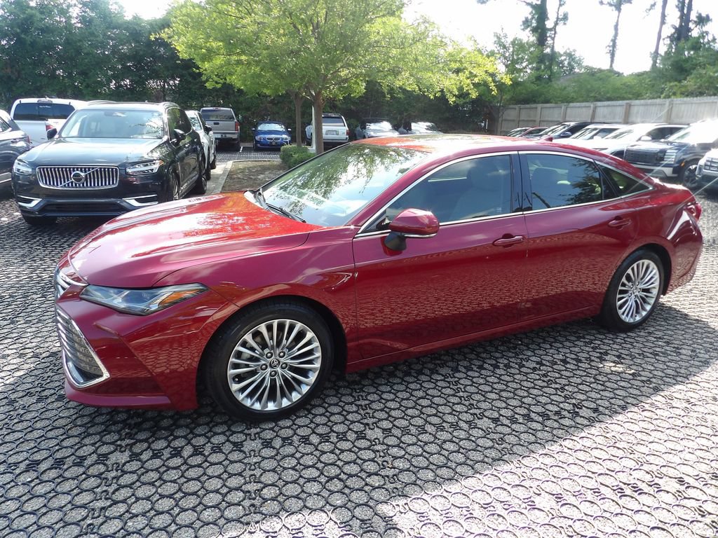 Used 2020 Toyota Avalon Limited FWD image 3
