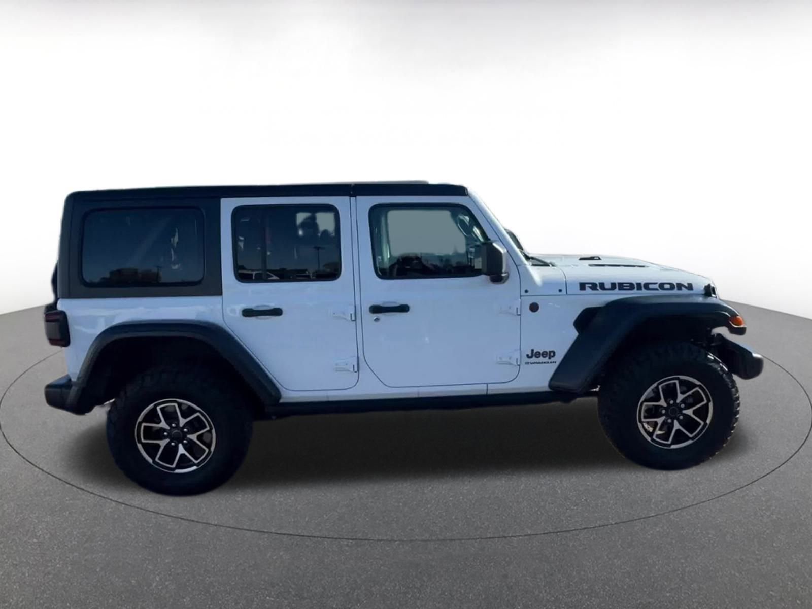 Used 2025 Jeep Wrangler Unlimited Rubicon image 16