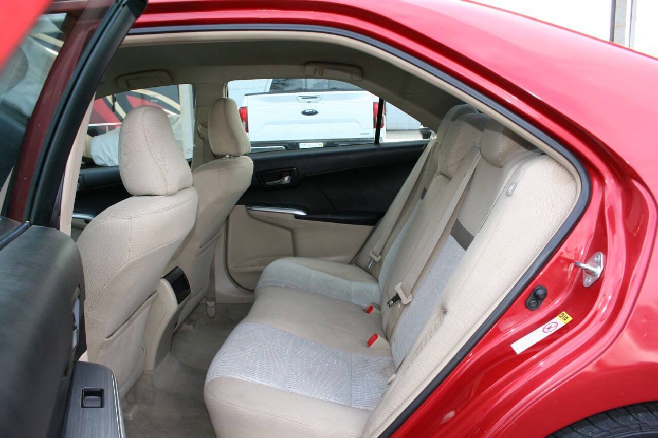 Used 2012 Toyota Camry LE w/ Preferred Accessory Pkg FWD image 21