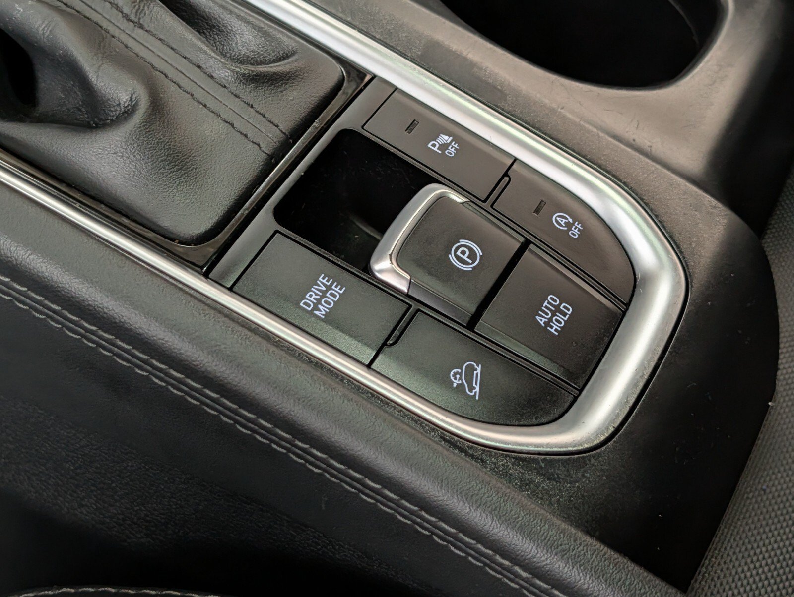 Used 2020 Hyundai Santa Fe SEL w/ Convenience + Premium Package AWD/4WD image 30