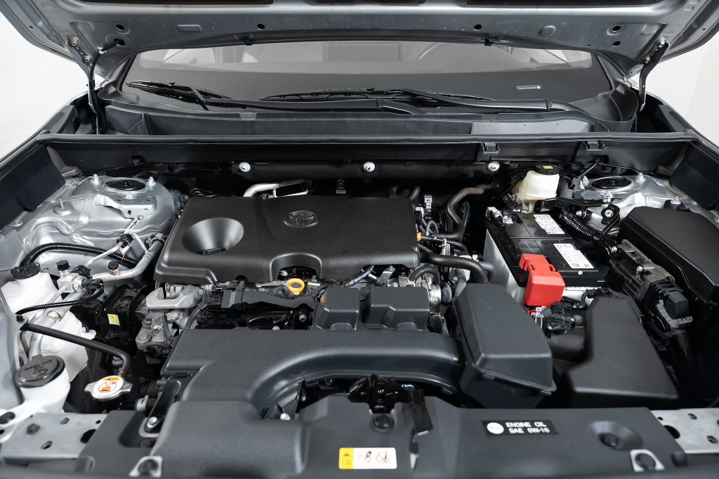 Used 2025 Toyota RAV4 XLE FWD image 36