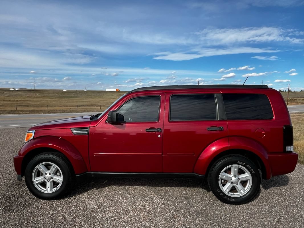 Used 2007 Dodge Nitro SXT RWD image 2