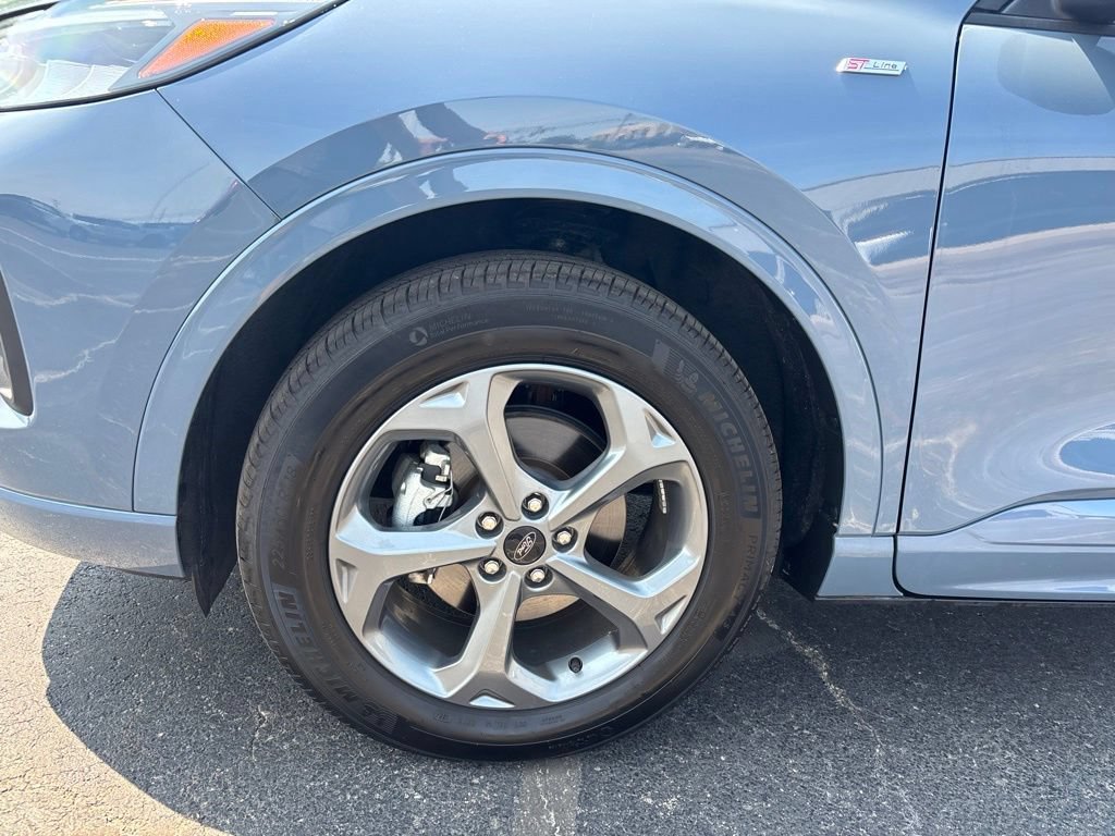 Used 2024 Ford Escape ST-Line w/ Tech Pack #1 AWD/4WD image 9