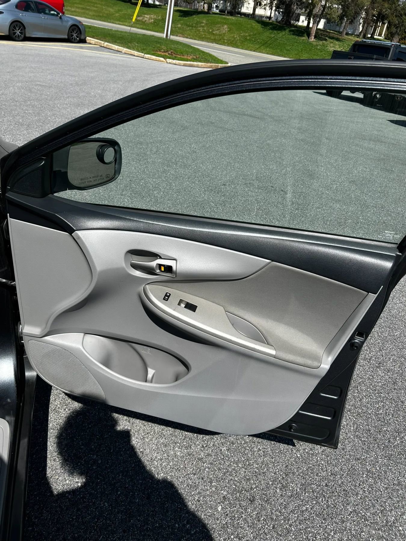 Used 2011 Toyota Corolla LE image 31