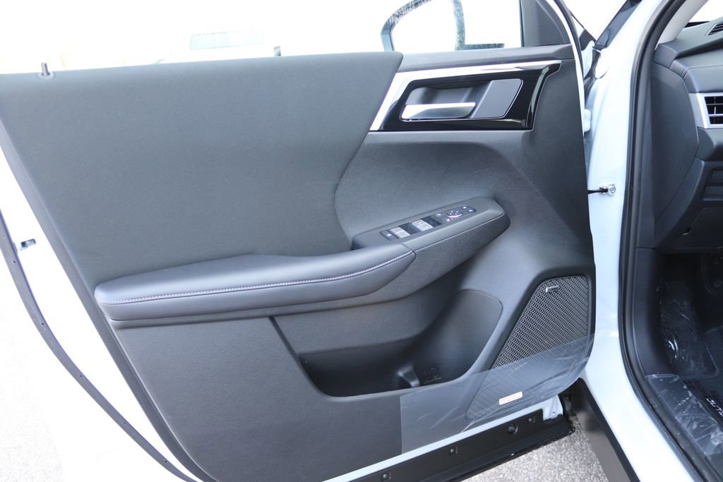 New 2026 Mitsubishi Outlander ES image 13