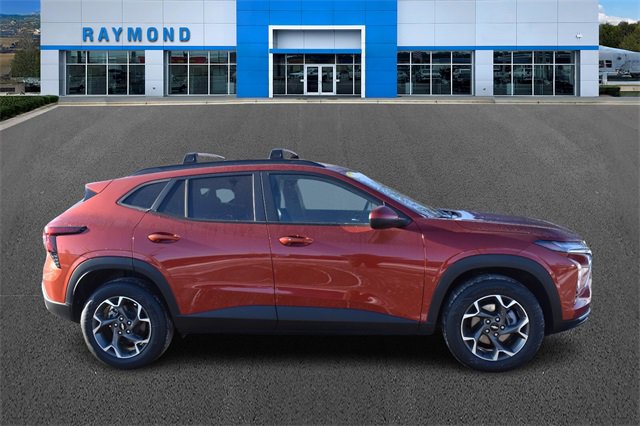 Certified 2024 Chevrolet Trax LT w/ Driver Confidence Package image 2