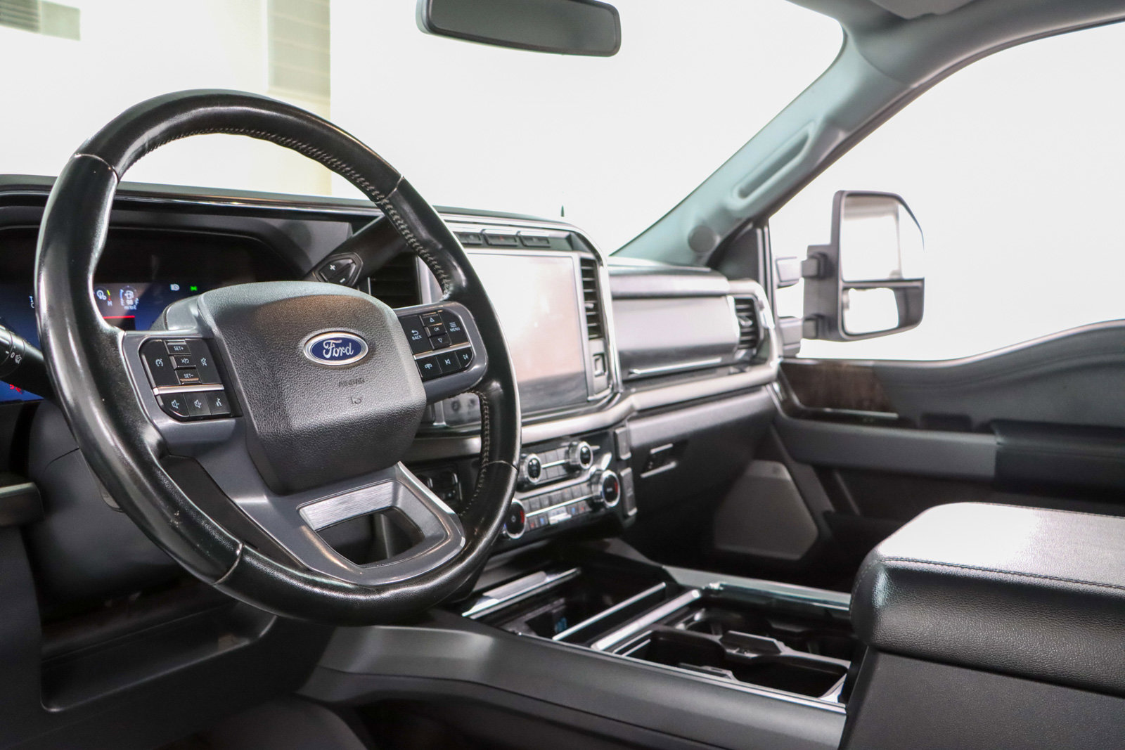 Used 2023 Ford F250 Lariat w/ Sport Appearance Package AWD/4WD image 24