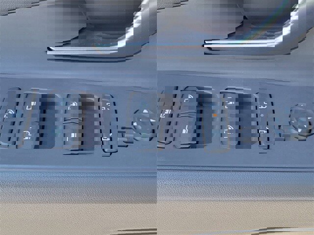 Used 2024 Hyundai Elantra SE image 8