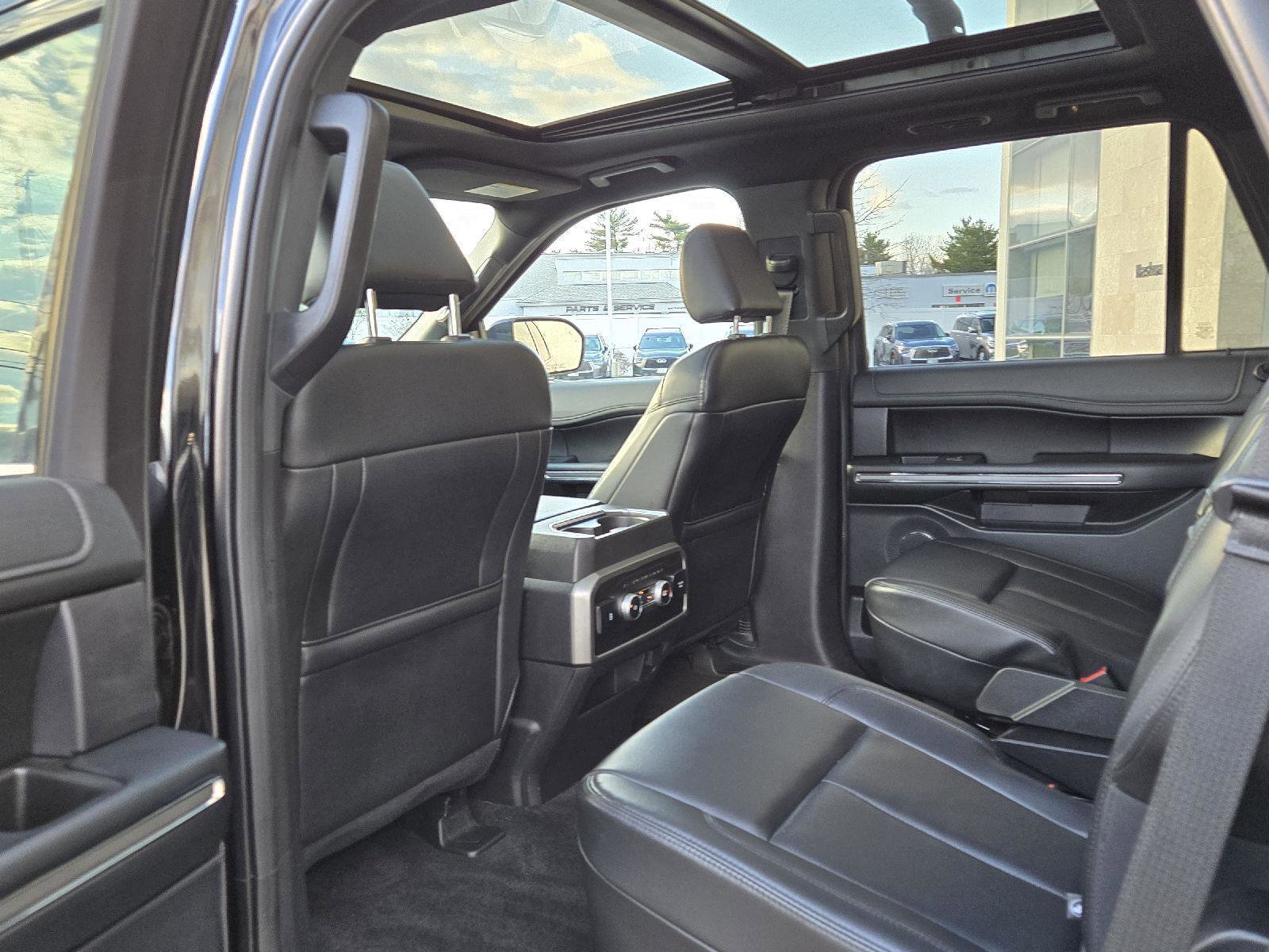 Used 2021 Ford Expedition XLT image 21