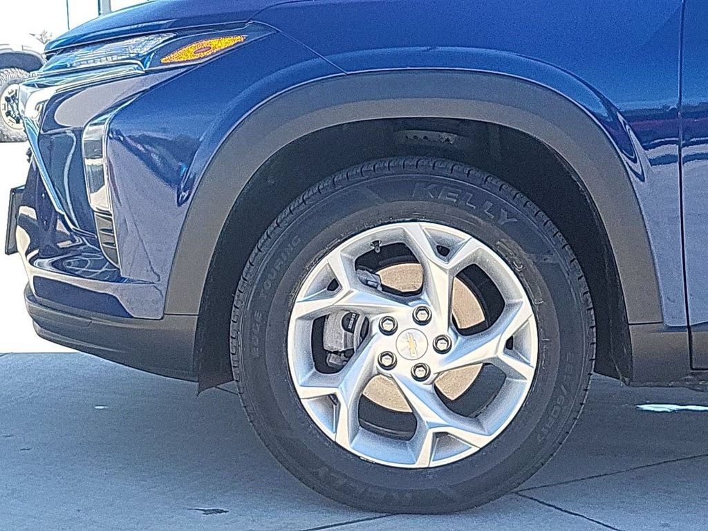 Used 2024 Chevrolet Trax LS w/ LS Convenience Package FWD image 38