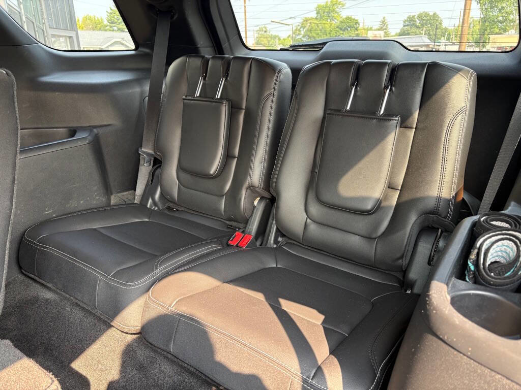 Used 2017 Ford Explorer Limited image 12