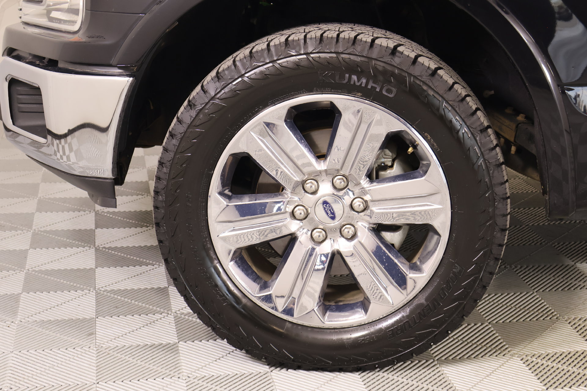 Used 2020 Ford F150 Lariat RWD image 19