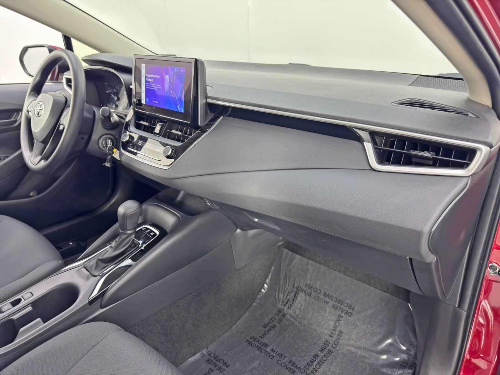 Used 2025 Toyota Corolla LE image 13