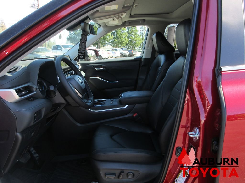 New 2026 Toyota Highlander XLE image 11