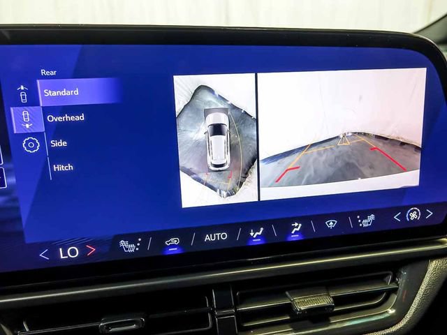 Used 2024 Chevrolet Equinox EV RS FWD image 22