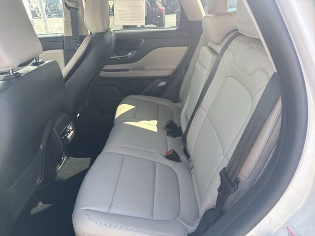 Used 2025 Lincoln Corsair Premiere image 26