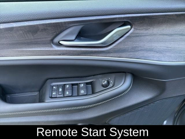 New 2026 Jeep Grand Cherokee Altitude RWD image 24