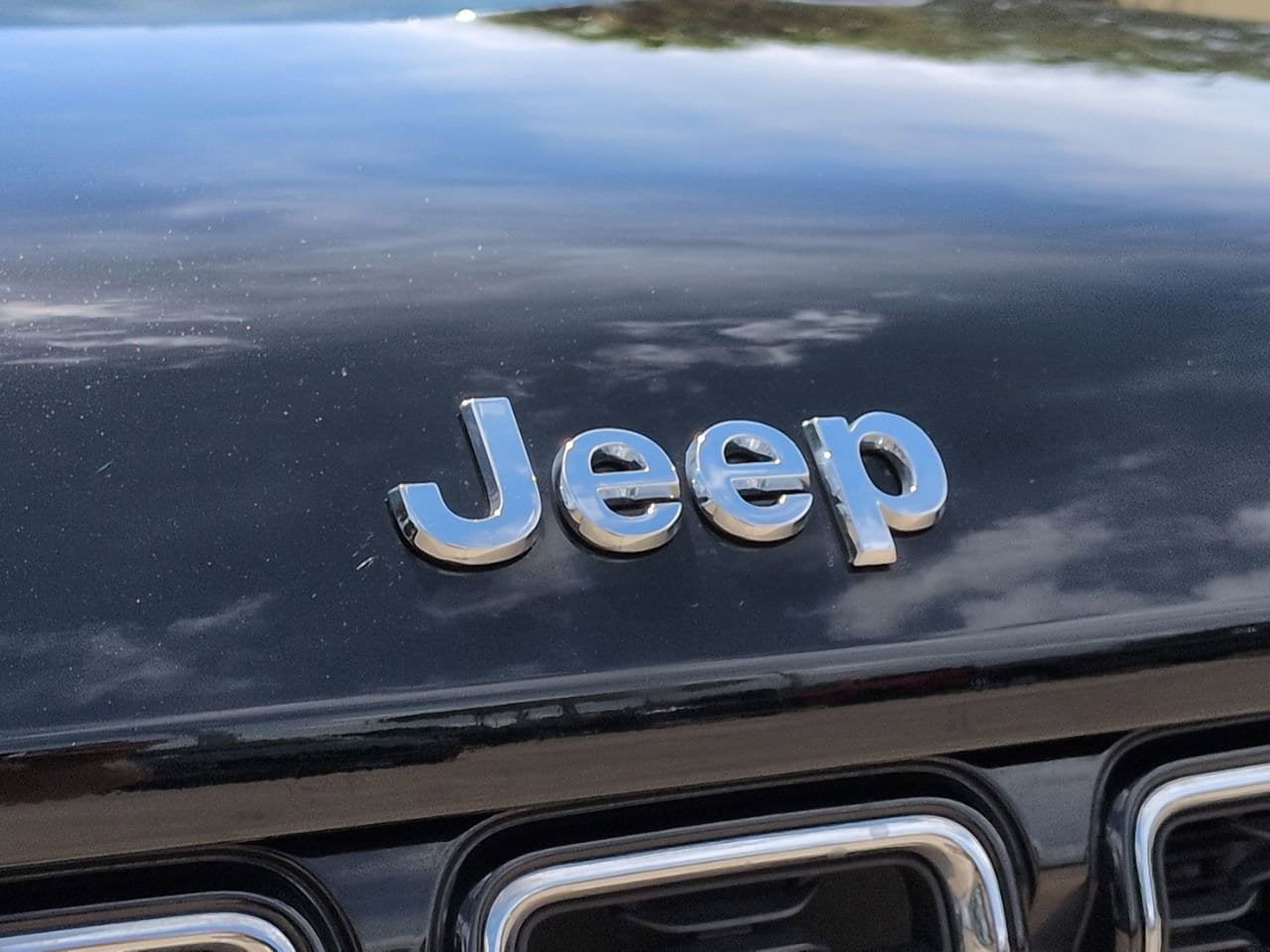Used 2024 Jeep Grand Cherokee Limited RWD image 5