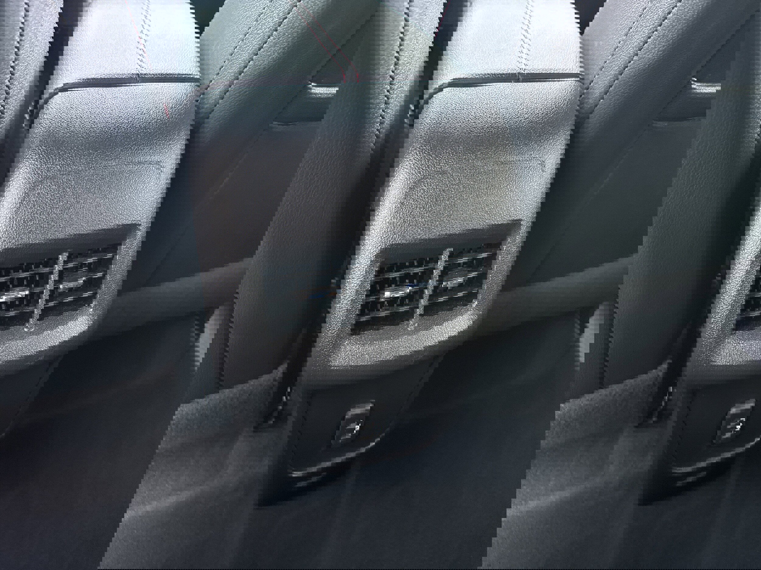 Used 2024 Chevrolet Equinox RS w/ RS Leather Package image 17