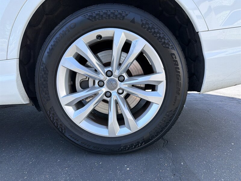 Used 2017 Audi Q7 2.0T Premium AWD/4WD image 19