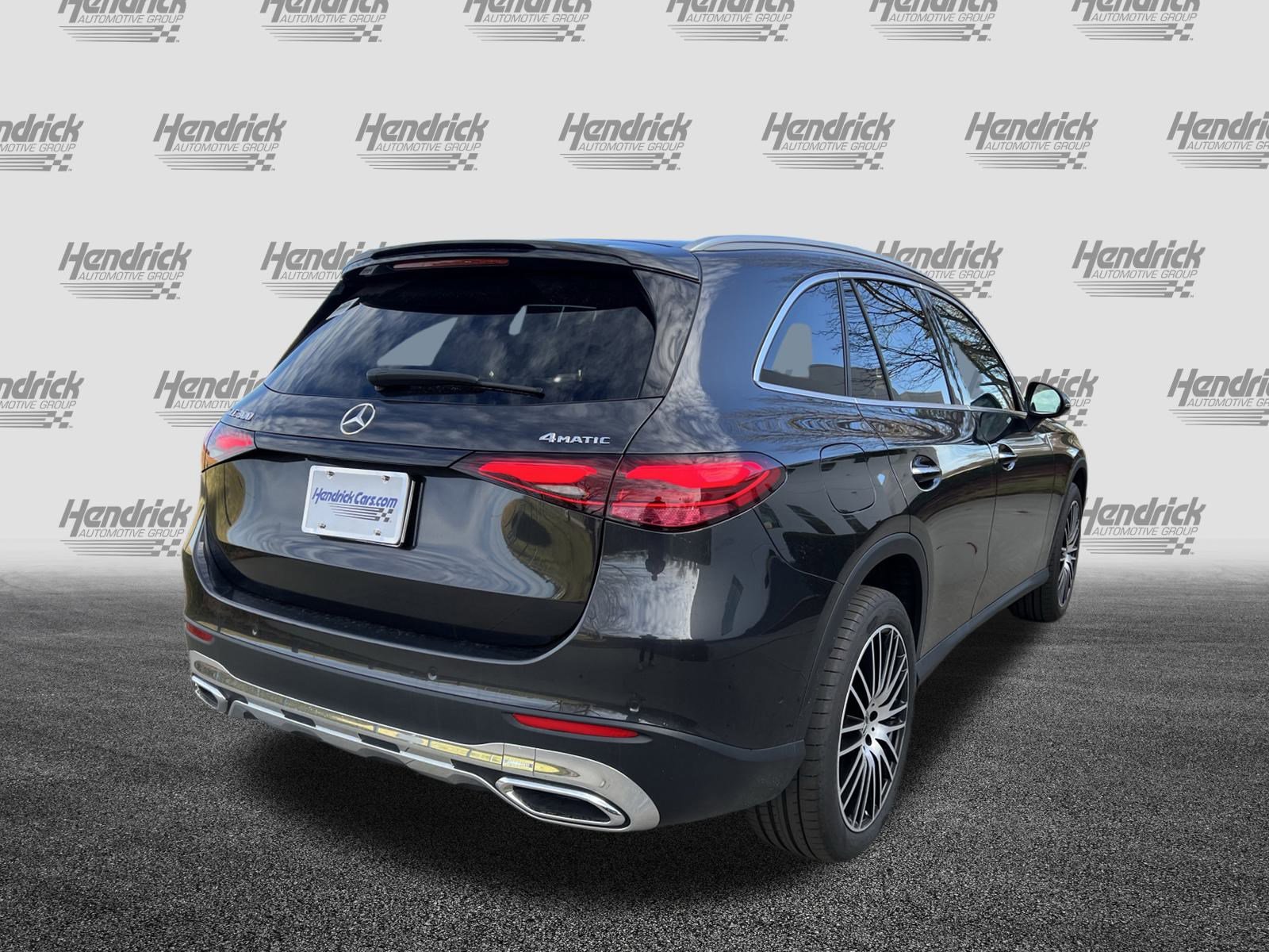 Used 2024 Mercedes-Benz GLC 300 4MATIC image 9